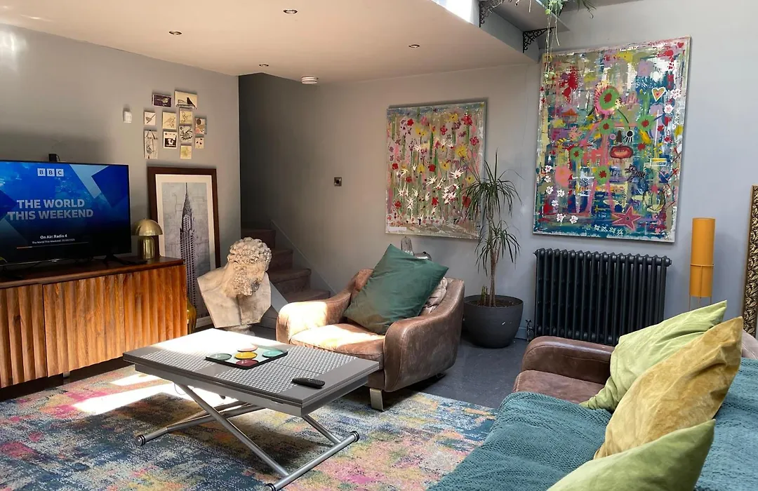 Quirky House-1